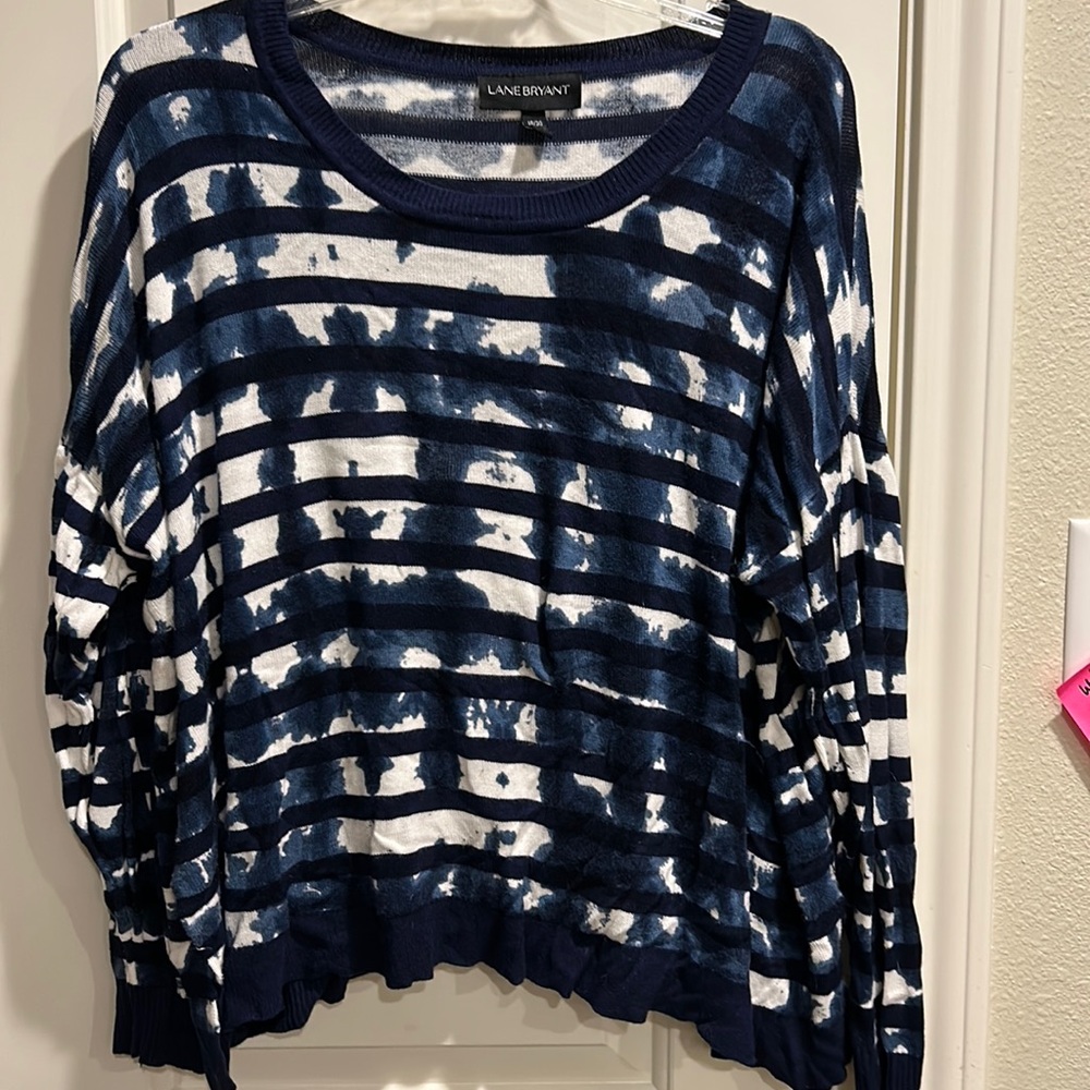 Lane Bryant 18/20 navy knit top with blue water color design